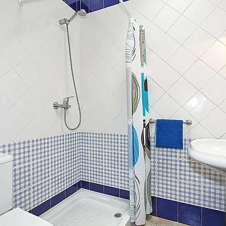 Playa Blanca Sleeps 4 Wifi